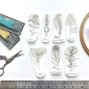 &quot;Stick & Stitch &quot;&quot;Kräuter und Gewürze&quot;&quot; Handstickerei Wasserlösliche Designs - Minze, Pfeffer, Petersilie, Salbei, Ingwer, Rosmarin, Garten.&quot;