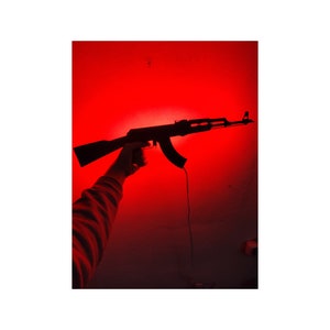 AK-47 Gun Wall Art con LED remoto RGB a 16 colori, Decorazione da parete in legno, Luci RGB, Decorazione per la casa, Regali di anniversario, Regalo di compleanno
