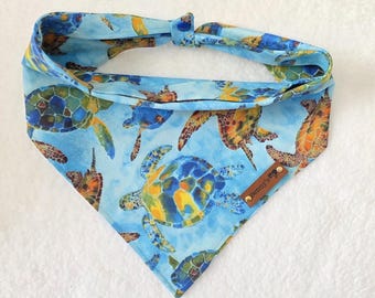 Pañuelo para perro con diseño de tortuga marina, corbata de algodón azul y broche para mascotas