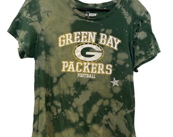 Sz Medium Distressed Bedazzled Green Bay Packers Football shirt