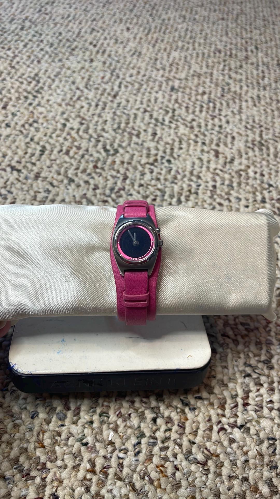 Vintage Ladies Fossil Pink Bigtic Kool Kitty Changing Colors 