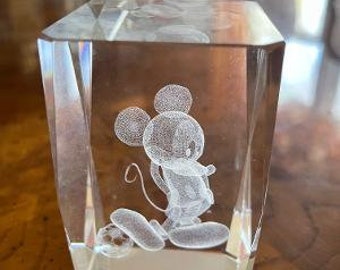 Topolino Disney inciso al laser con pallone da calcio