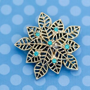 Vintage Victorian Floral Rhinestone Light Gold Tone Brooch - M6