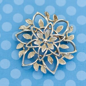 Vintage Art Nouveau Floral Gold Tone Brooch by Sarah Coventry - M15
