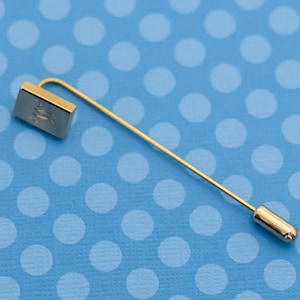 Vintage Mid Century Initial &quot;W&quot; Gold Tone Stickpin - M9