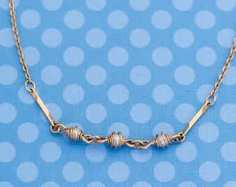 Vintage Minimalistische Perlen Halskette von Avon 15,5 Zoll - M17
