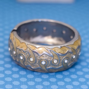 7 inch, Vintage Sea Waves Abstract Silver Tone Hinge Bangle - M34