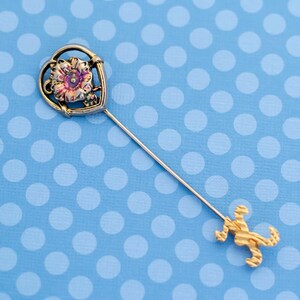 Vintage Victorian Floral Gold Tone Stickpin - M9