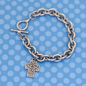 8 inch, Vintage Celtic Cross Charm Silver Tone Bracelet - M40