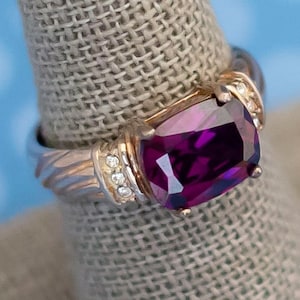 Vintage Victorian Gemstone Sterling Silver Ring by Avon Size 7 - M18