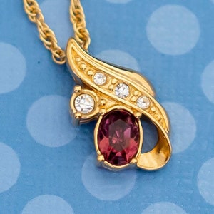 Vintage Victorian Gemstone Pendant Necklace by Avon 19 Inches - M16