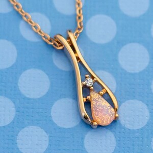 Vintage Victorian Gemstone Pendant Necklace by Avon 21 Inches - M12