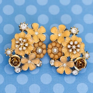 Vintage Art Nouveau Floral Abstract Rhinestones Faux Pearl Stud Earrings - M26