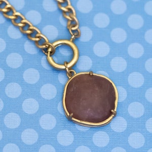 18 inch, Vintage Brown Pendant Gold Tone Curb Chain Links Necklace - M37