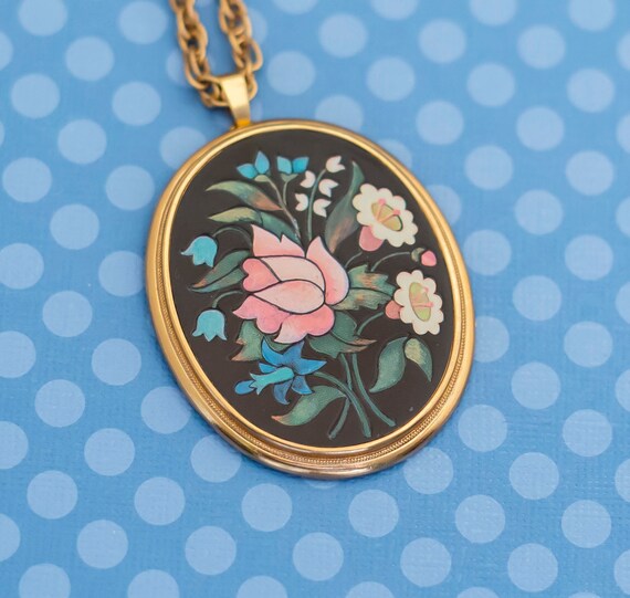 Vintage Art Deco Floral Gold Tone Pendant Necklace by Avon