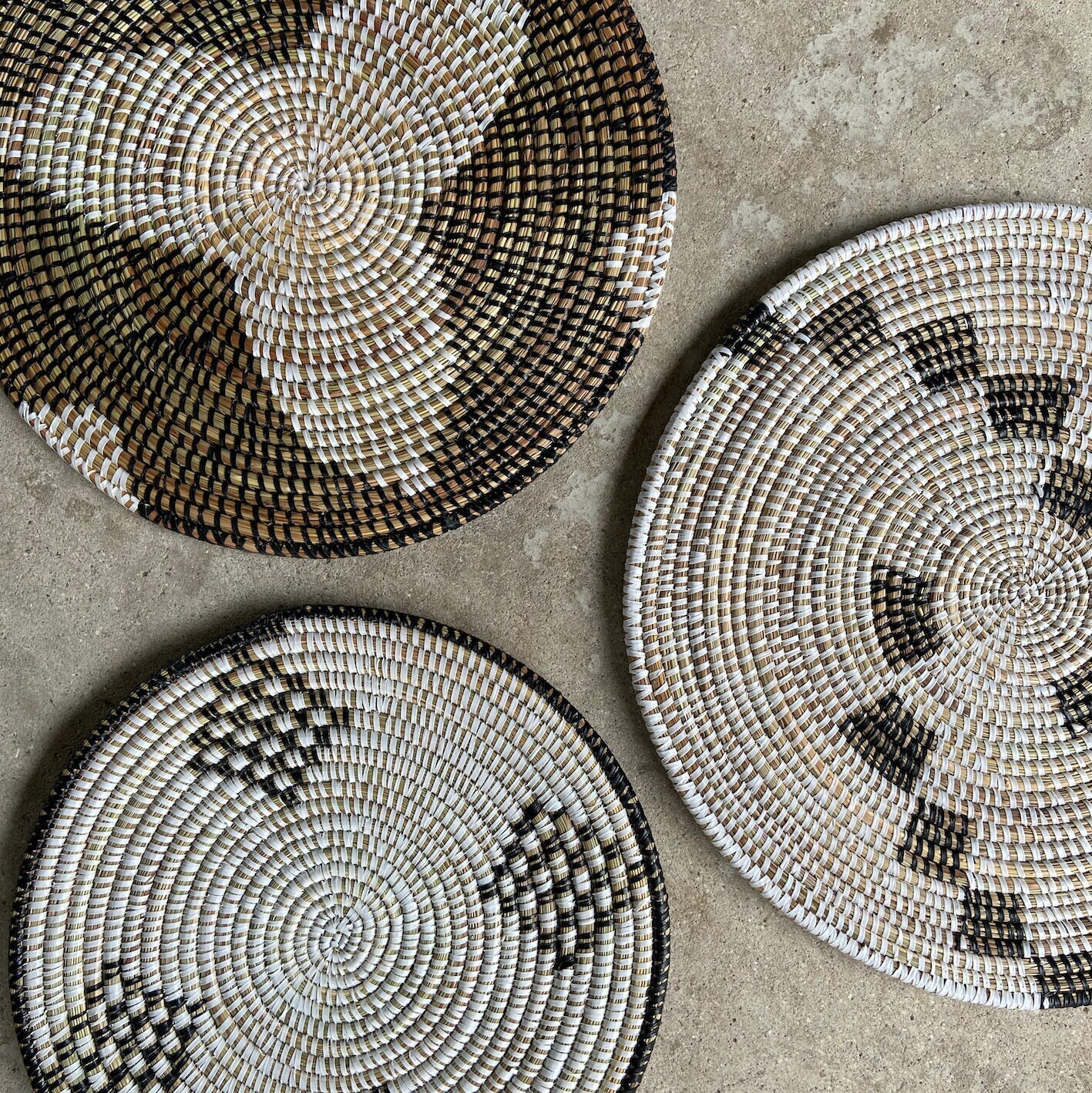 Paniers Muraux en Osier, Tressés Main Au Sénégal