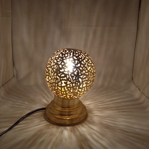 High quality handmade brass lamp to give you a unique piece and a magical feeling.