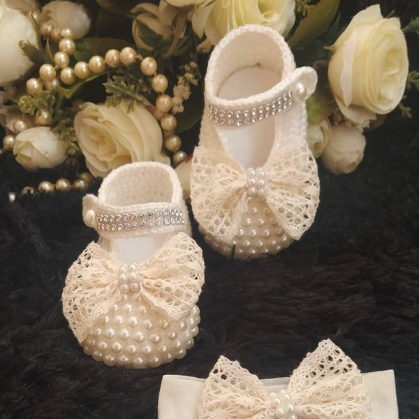 Baby girl Ivory Baptism shoes, Baptism shoes and bow, Newborn pearl shoes, baby gift, infant shoes, baby girl pearl booties