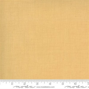 May include: A solid piece of fabric in a light beige colour. The fabric has a subtle texture and is perfect for quilting, sewing, and crafting projects.