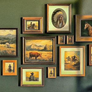 Peut inclure: Une collection d'œuvres d'art encadrées sur le thème de l'Ouest, comprenant des peintures de cow-boys, de chevaux, de portraits d'Amérindiens et de paysages avec du bétail. Les cadres sont de tailles et de styles variés.