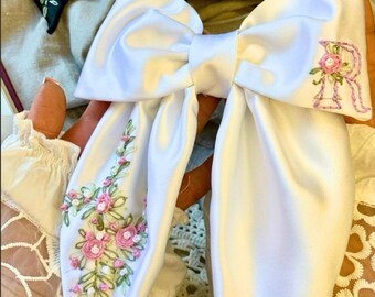 Embroidered Bridal Hair Bow, Wedding Hair Accessory, Floral Ribbon Bow for Bride, Elegant Hair Bow, Bridesmaid Hair Piece, Handmade Bow Gift
