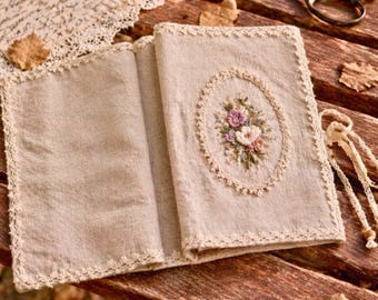 Personalisierte Bibelhülle, bestickte Leinenbibelhülle, christliches Geschenk für Frauen, benutzerdefinierte Initialhülle, handgefertigte Blumenstickereihülle