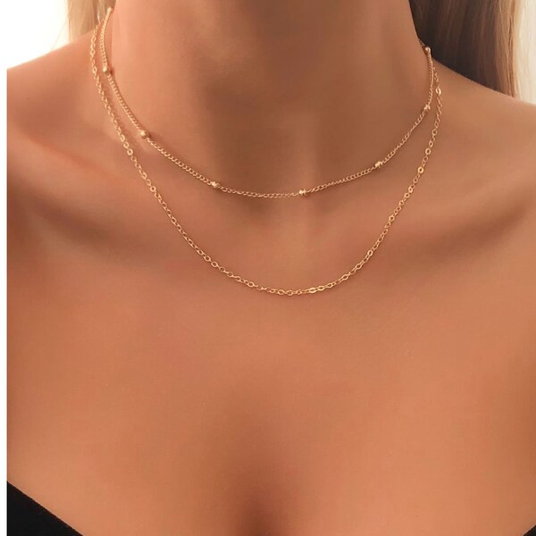 Collier à couches minimalistes