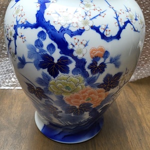 Vintage Japanese arita ware flower vase base porcelain Fukagawa imperial household agency, Japan, porcelain , Fukagawa-Seiji