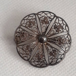 835 silver filigree Domed flower Brooch/pin