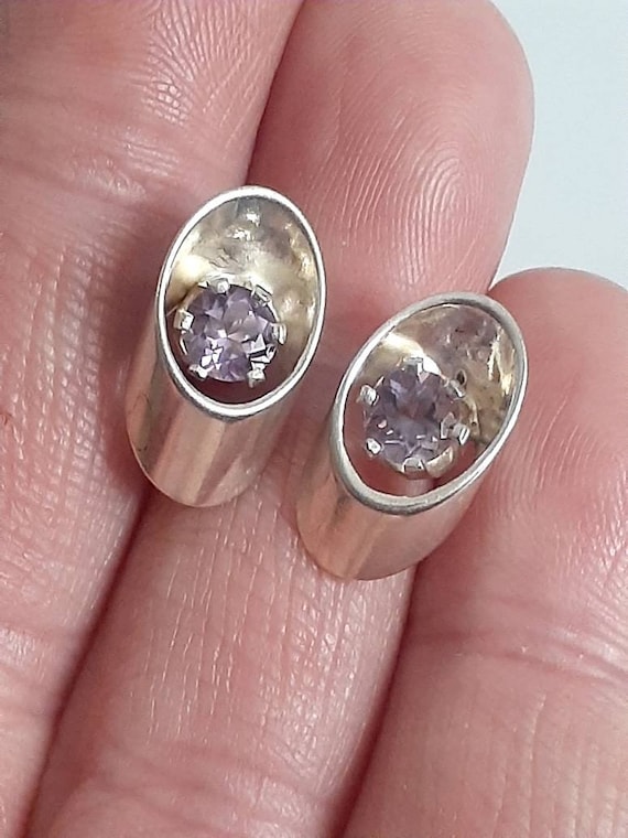 Sterling silver prong set amethyst 3D oval earring