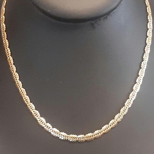 Oscar De La Renta signed gold plated chain necklace 16&quot;