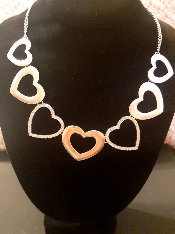 Vintage heart shaped silvertone bib necklace - image 3