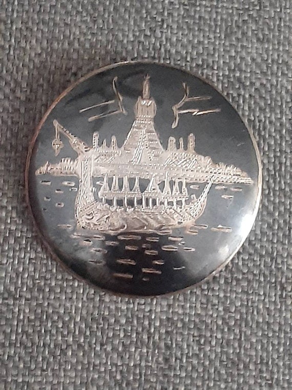 Vintage Sterling silver and black siam round sceni