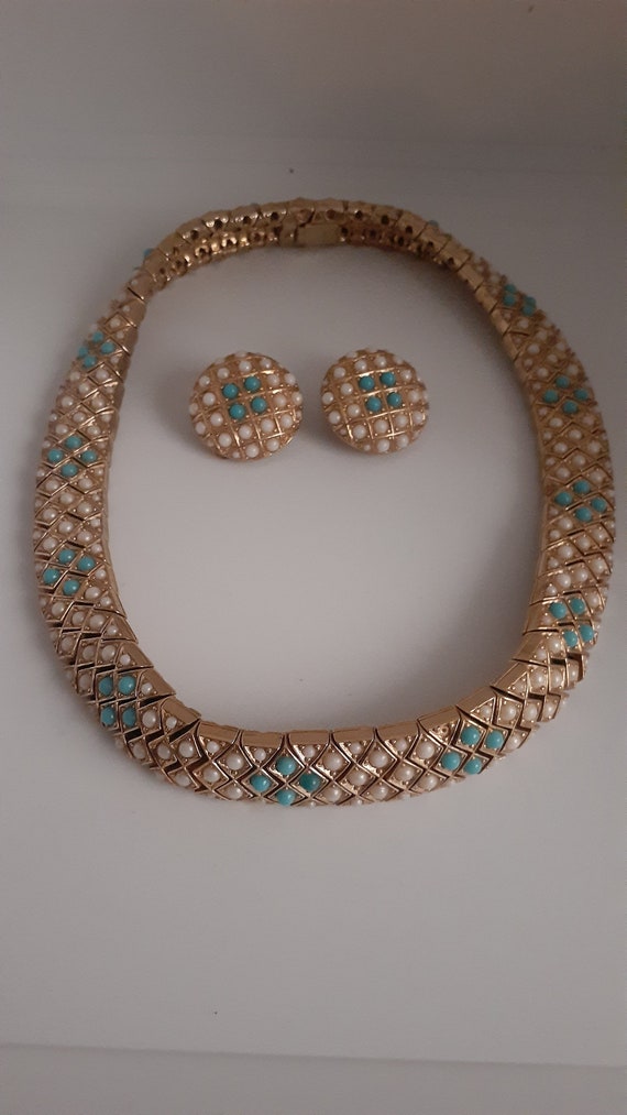CINER gold tone turquoise blue and faux pearl Flex