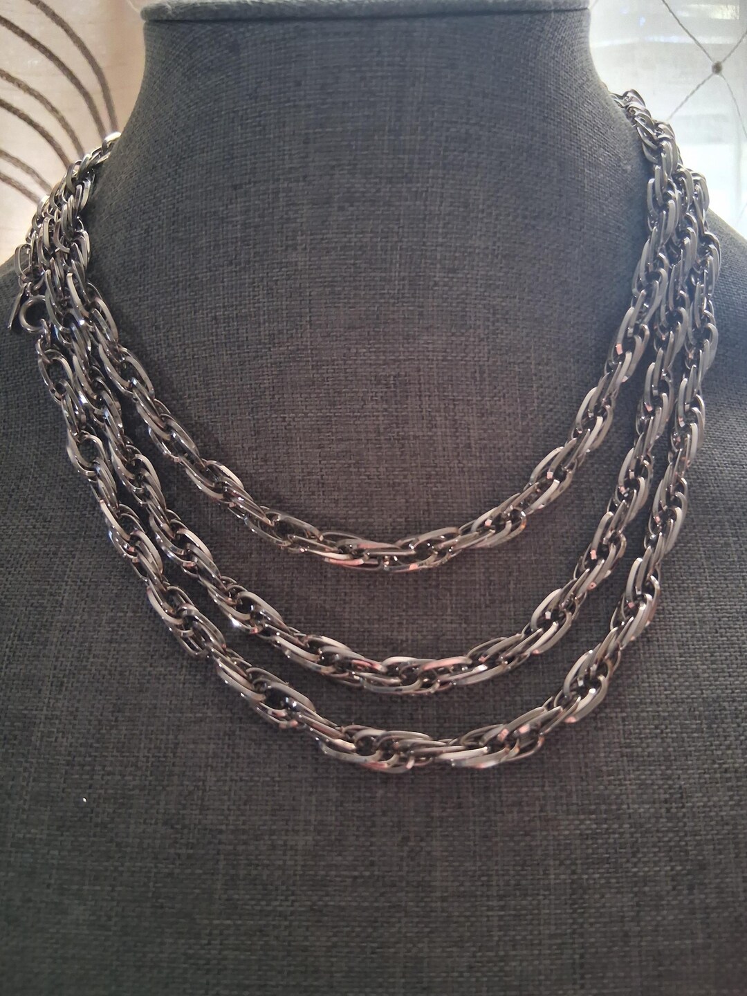 Monet Interlocking Chain 56
