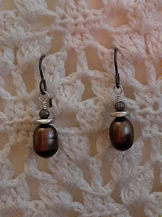 Chocolate Baroque pearl dangle/drop earrings - image 2