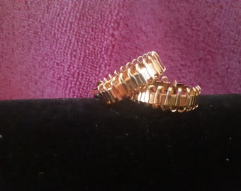 Sarah Coventry vintage goldtone hoop earrings