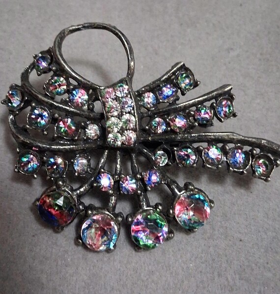 Iris Glass Bow Style Spray Brooch, Rainbow Stones, Vintage  display picture 3
