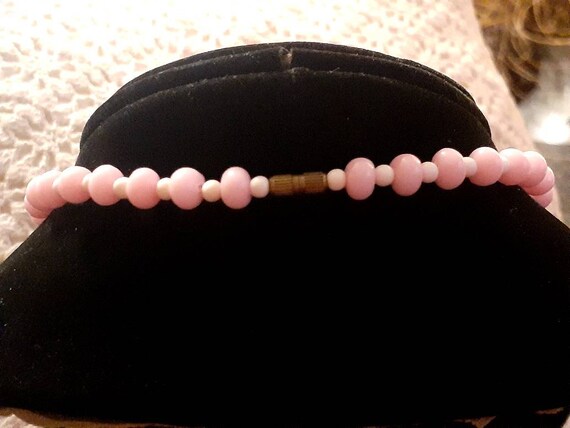 Bubblegum pink and white bead necklace - image 9