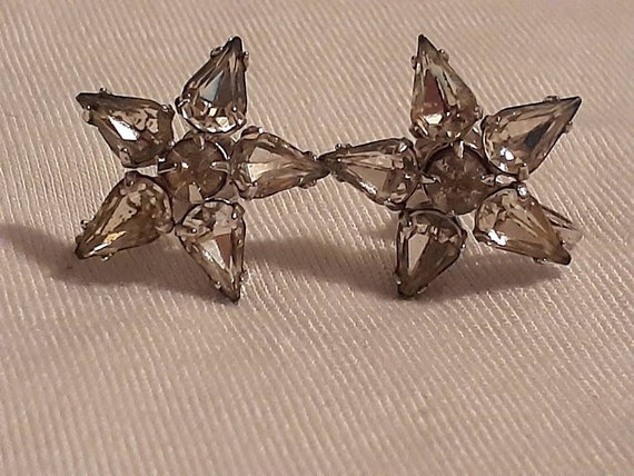 Vintage Coro rhinestone and  star shaped screw ba… - image 1