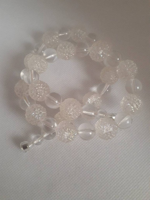 Clear crackle and white lucite bead necklace Gem