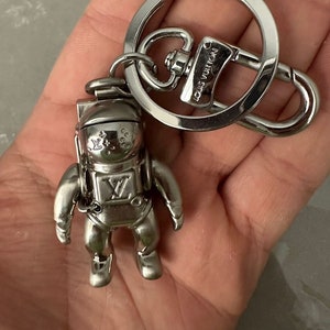 Louis Vuitton rate astronaut bag charm/keychain