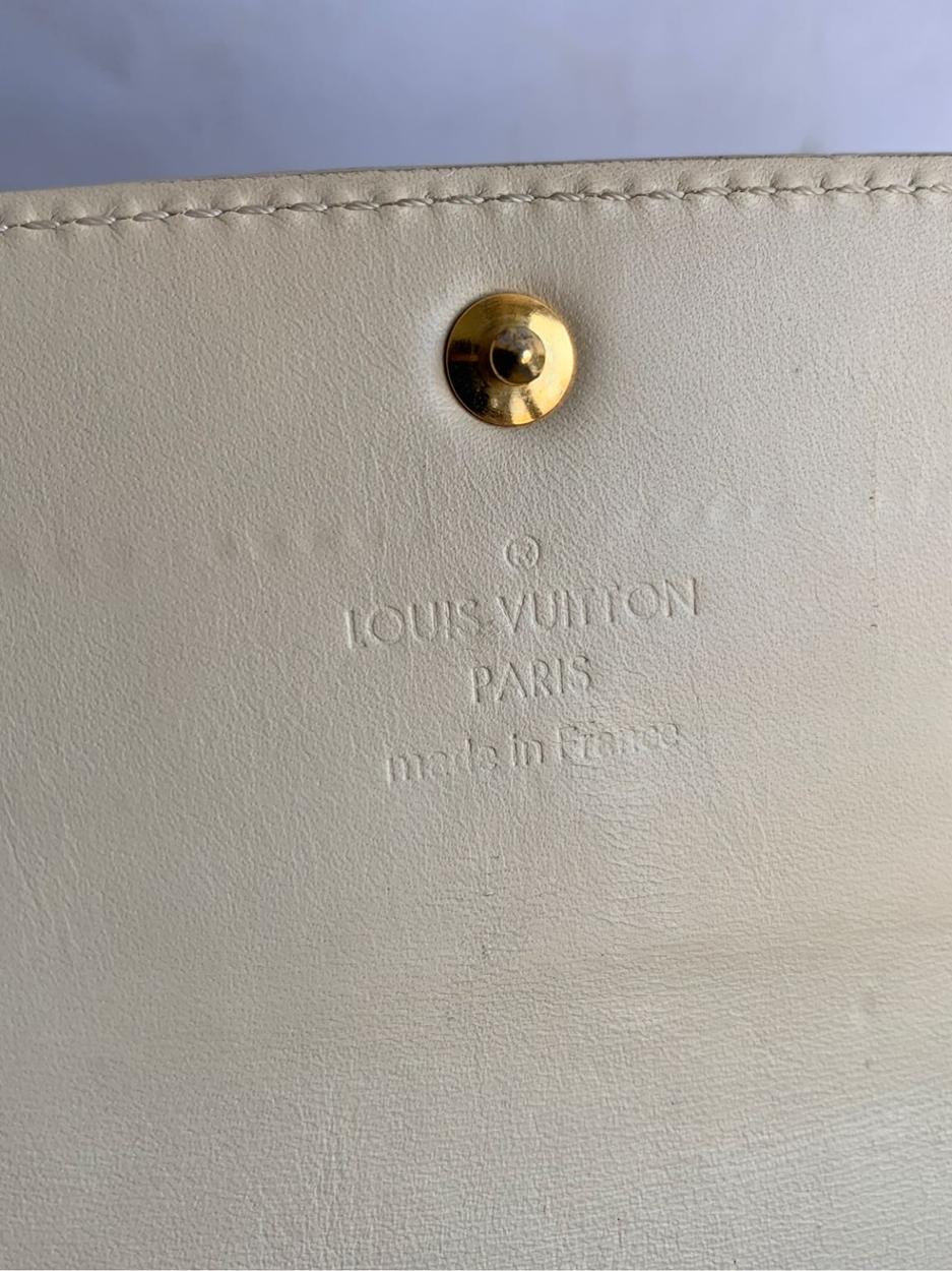 Louis Vuitton Vintage 2005 Viennois Wallet - White Wallets, Accessories -  LOU793411