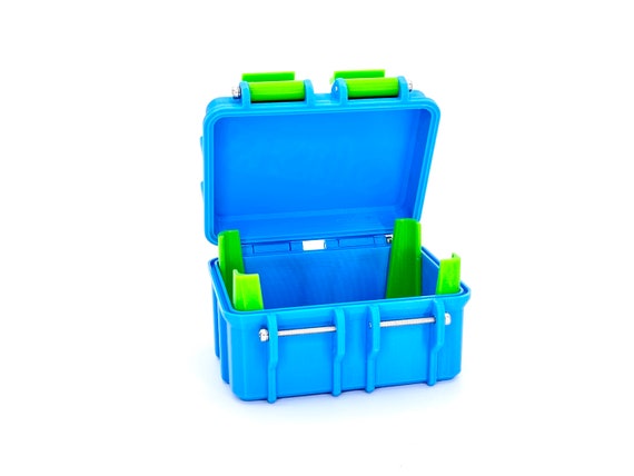 Spielkarten-Aufbewahrungsbox Aus EVA - Für Bis Zu 400 Karten, Inkl. 4 Kristallwürfeln, Maße 15,8x12,5x5 Cm (grün)