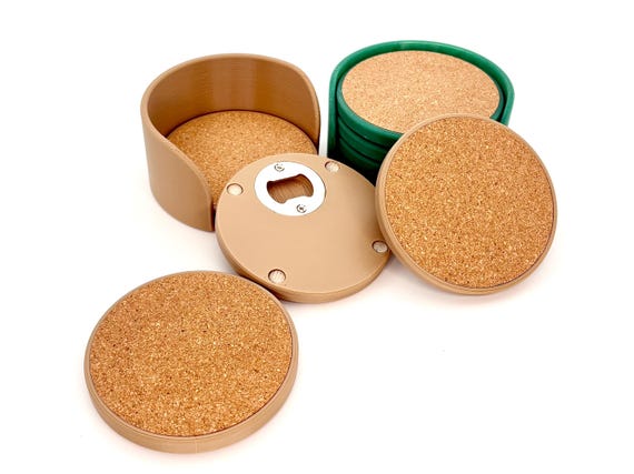 Stylische Untersetzer im 4er Set – 3D-Druck mit Kork, Flaschenöffner-Funktion & Aufbewahrungsbox