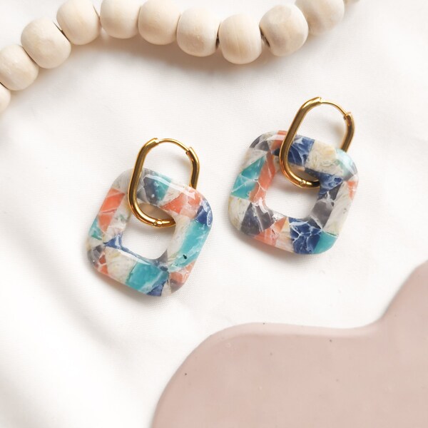 Renata / Pendientes de arcilla polimérica / Pendientes hechos a mano / Pendientes de declaración / Pendientes de aro / Aros rectangulares / Aros de oro / Pendientes cotidianos