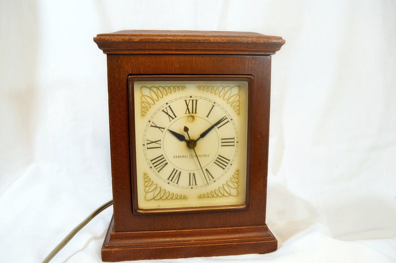 1950's General Electric Mantel Clock Model 33h184 the Concord Solid