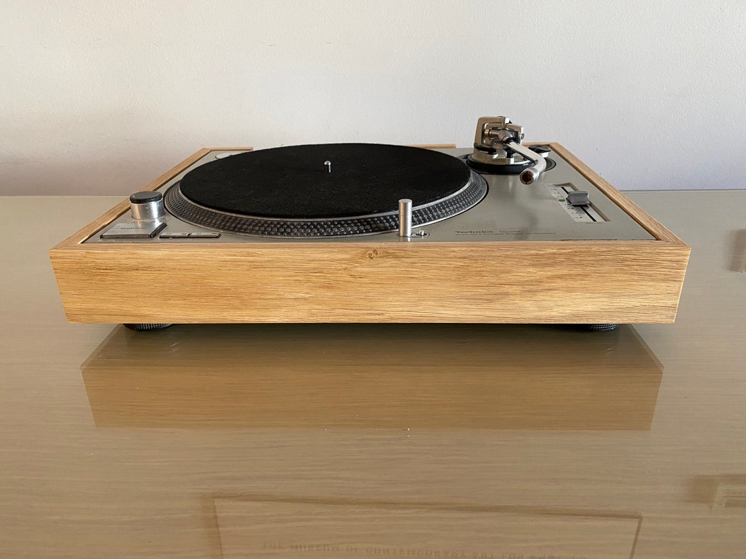 ハンドクラフトフローティング台座：Technics SL-1200用無垢材ターン