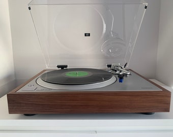 Handcrafted Walnut Turntable Plinth for Technics SL-1500C