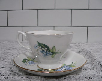 Royal Albert Cheverell-mönster Fine Bone China tekopp och matchande fat